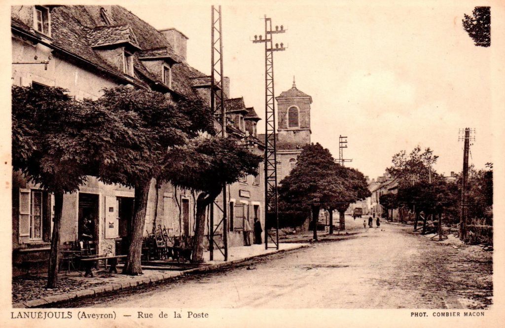 lanuejouls--rue-de-la-poste